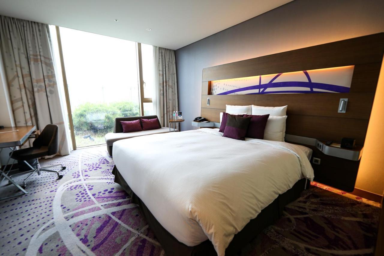 Novotel Ambassador Σουγόν Εξωτερικό φωτογραφία