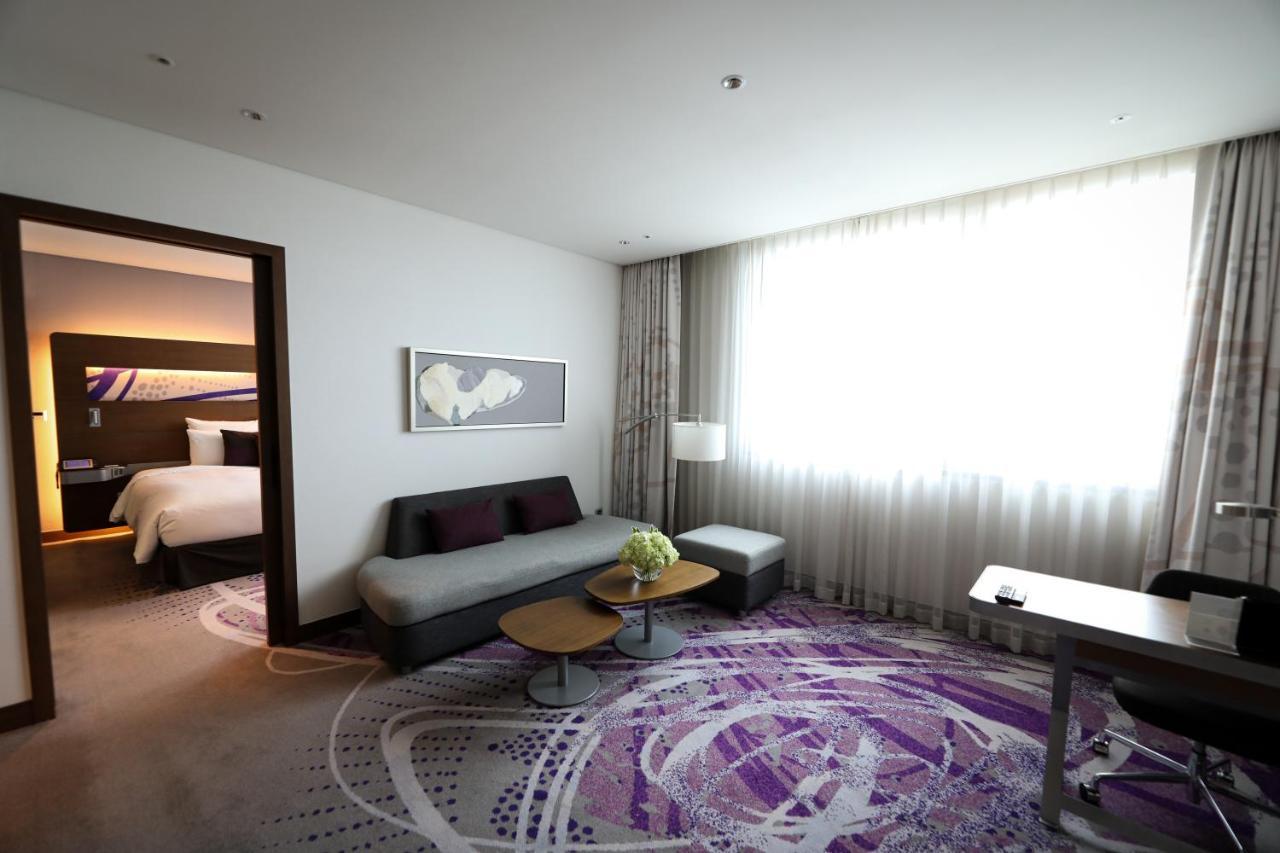 Novotel Ambassador Σουγόν Εξωτερικό φωτογραφία