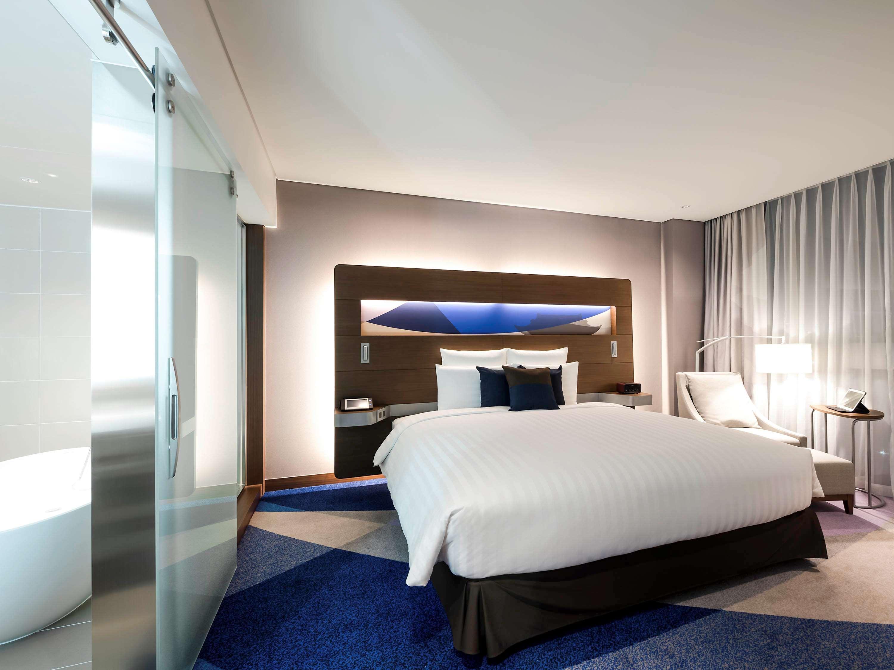 Novotel Ambassador Σουγόν Εξωτερικό φωτογραφία