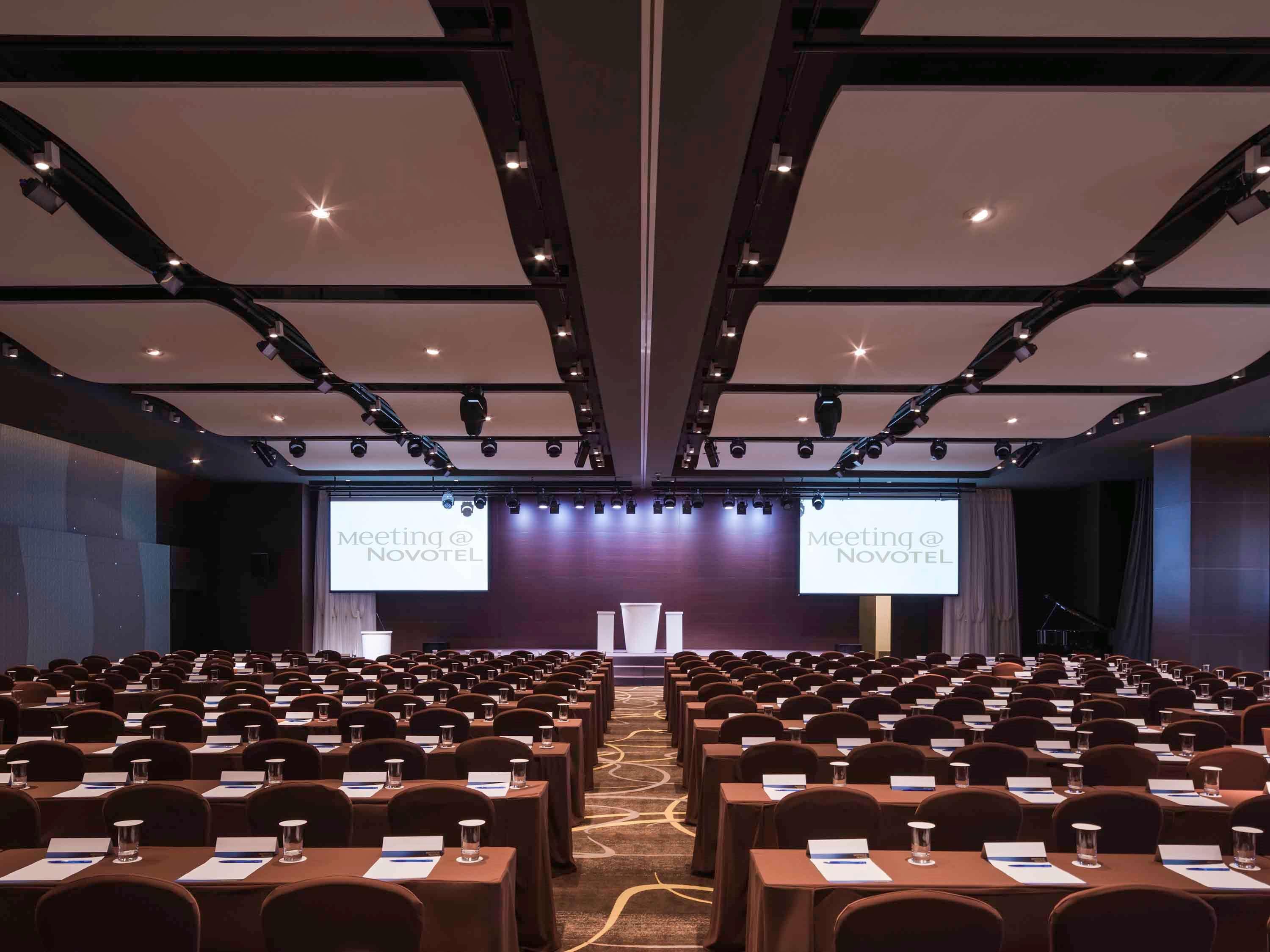 Novotel Ambassador Σουγόν Εξωτερικό φωτογραφία
