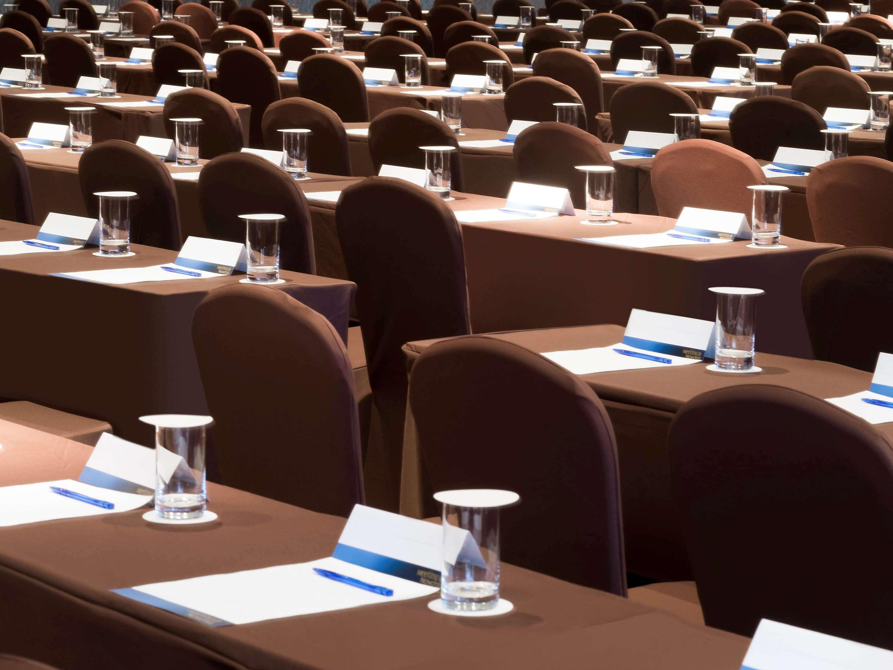 Novotel Ambassador Σουγόν Εξωτερικό φωτογραφία