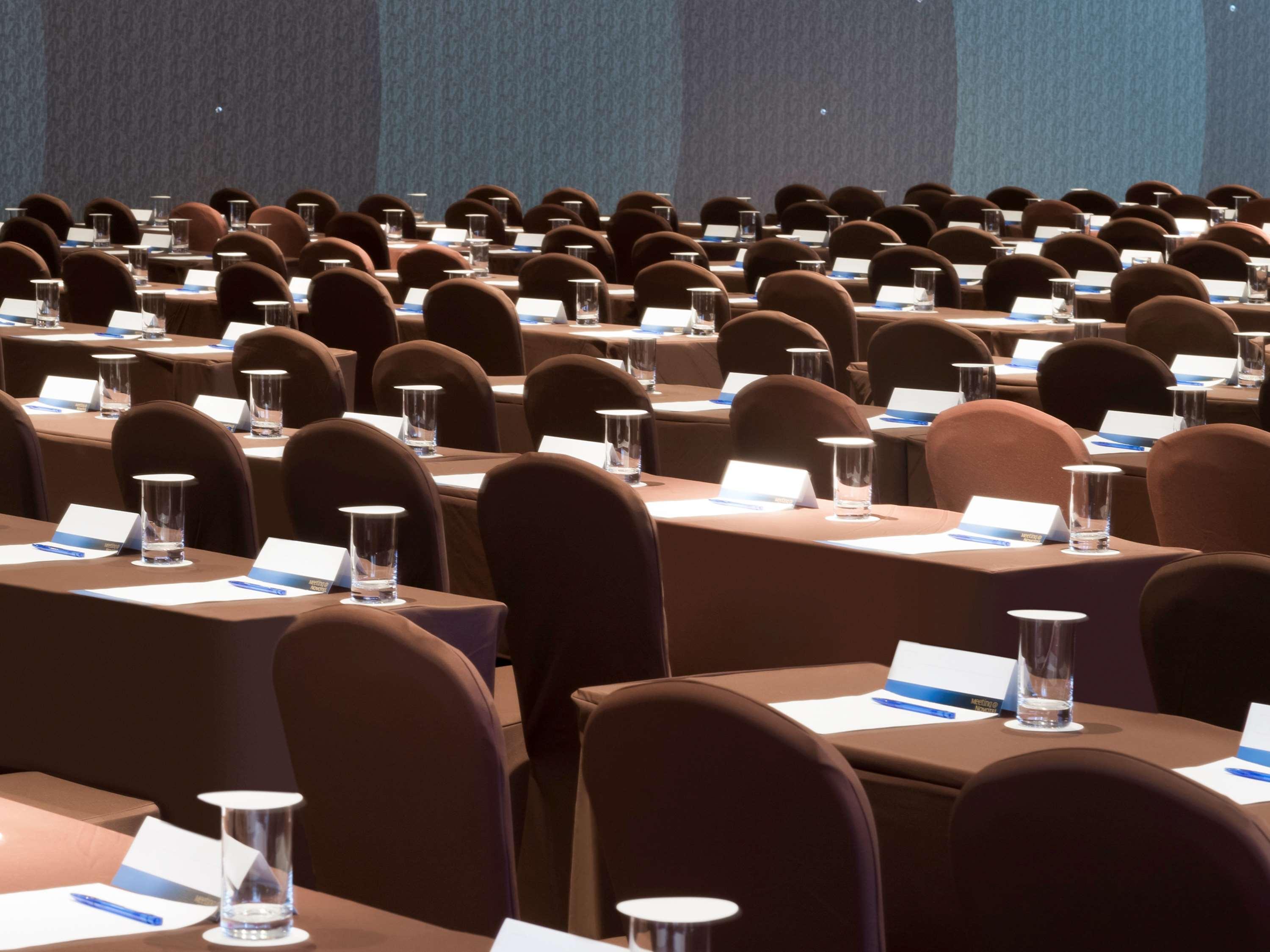 Novotel Ambassador Σουγόν Εξωτερικό φωτογραφία