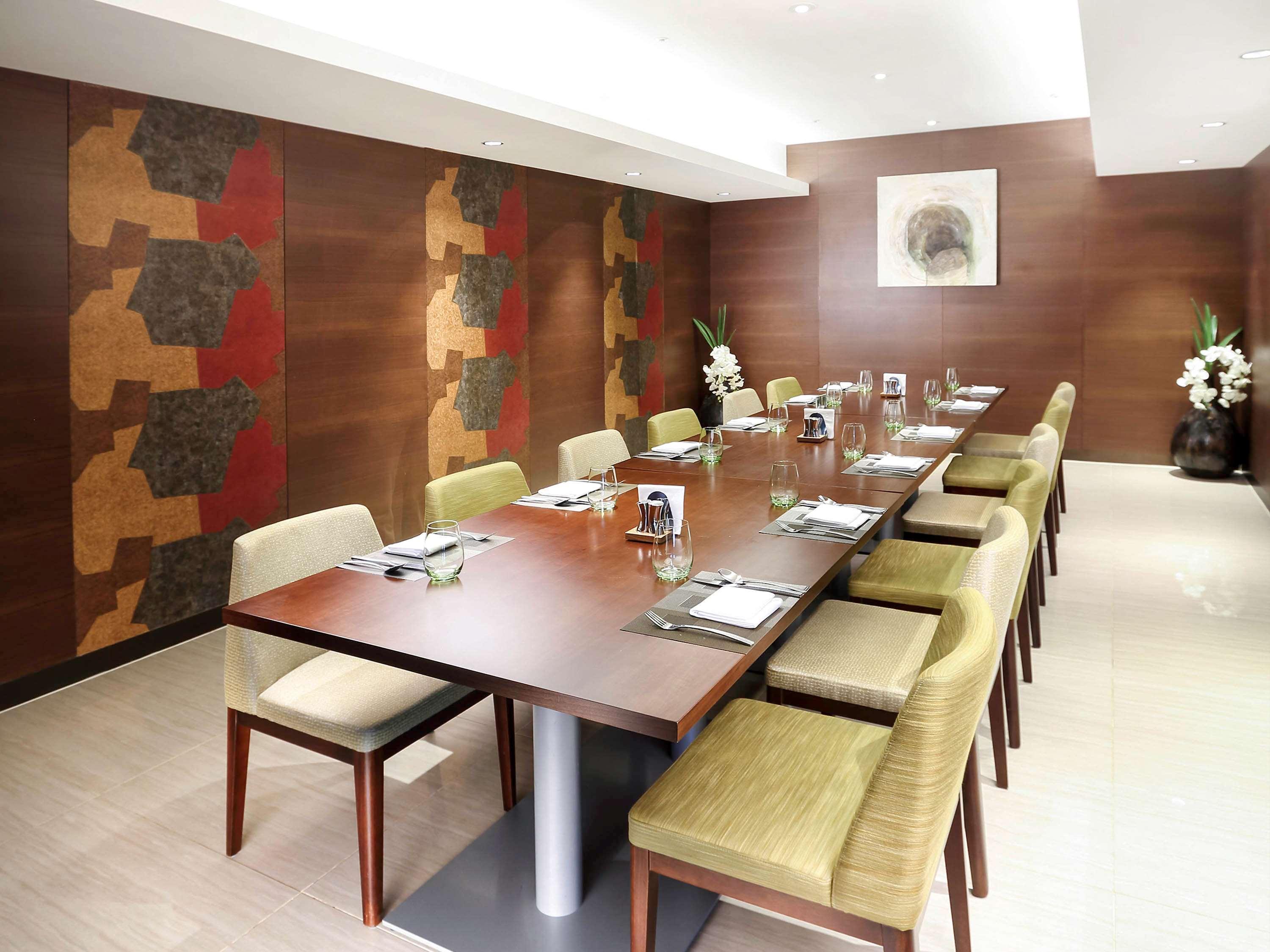 Novotel Ambassador Σουγόν Εξωτερικό φωτογραφία
